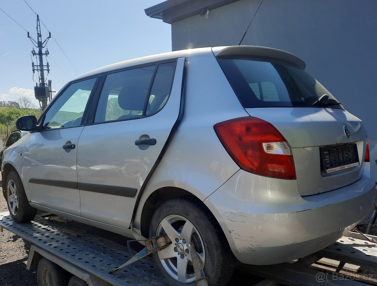 nd z škoda fabia 2 1.2tdi cfw stríbrná červená