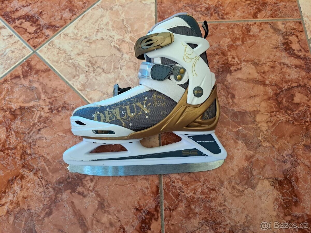 ZNAČKOVÉ BRUSLE SPORTS DELUXE, TÉMĔŘ JAKO NOVÉ