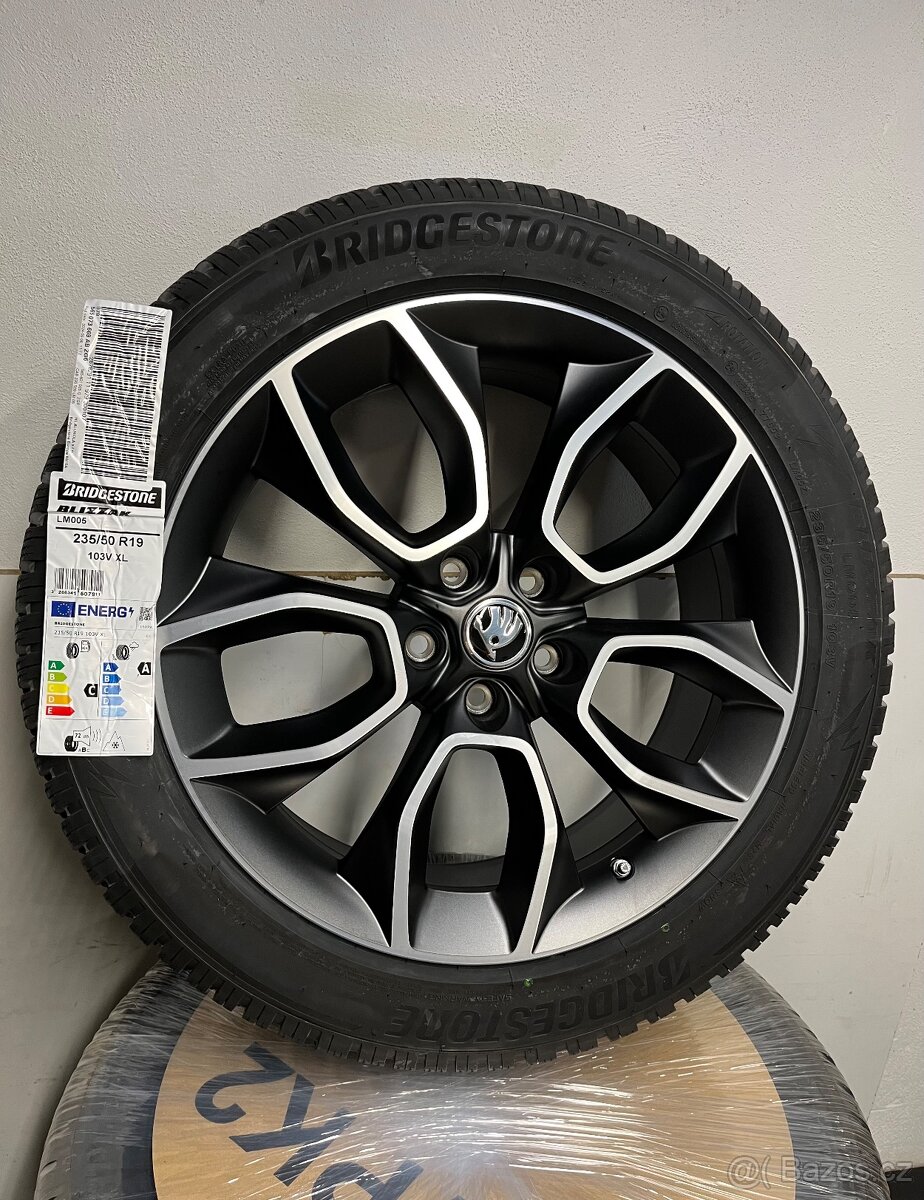 Kodiaq R19 Nová originální zimní sada Crater