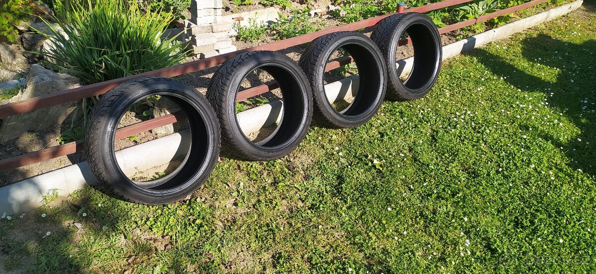 Prodám sadu zimních pneu 225/40-18