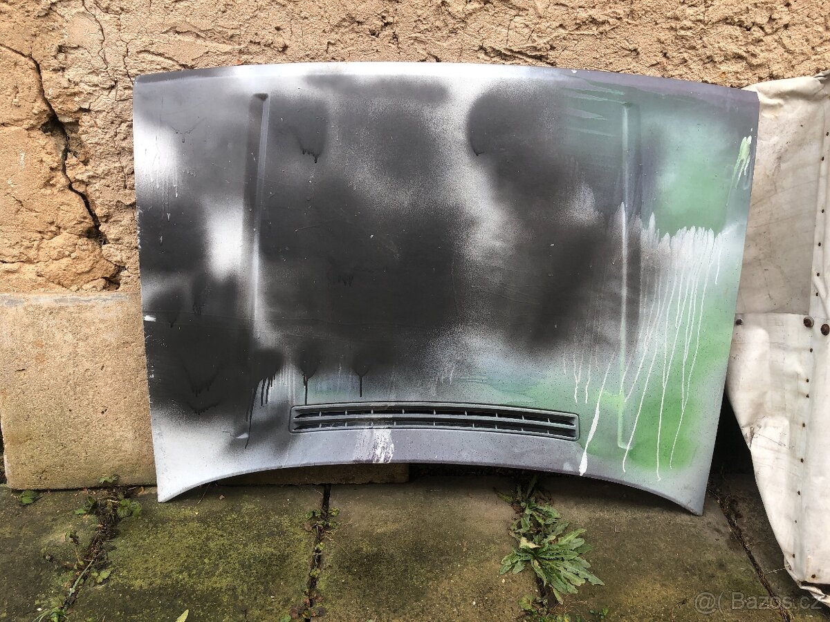 Kapota Škoda favorit