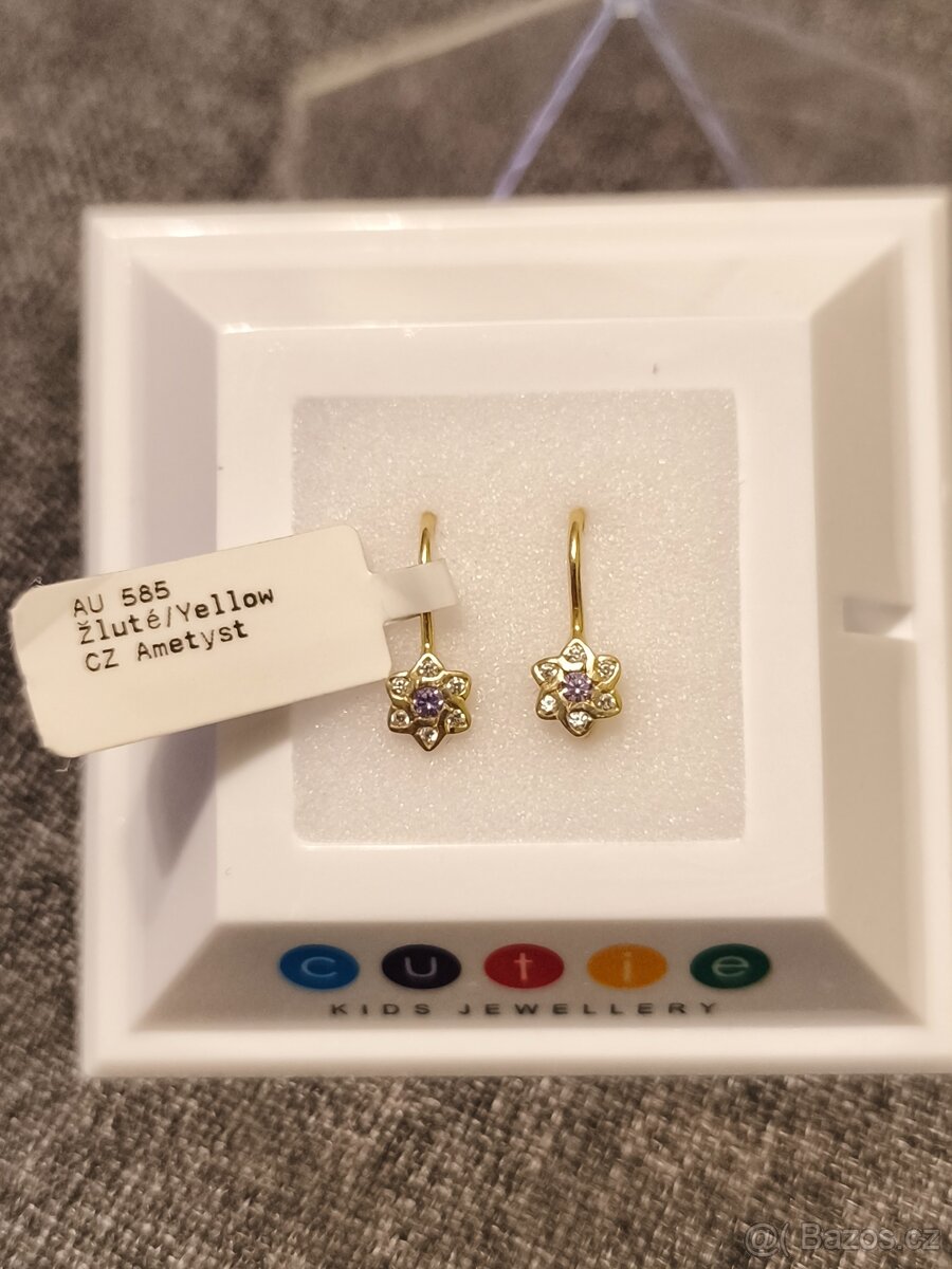 Zlaté dětské náušnice