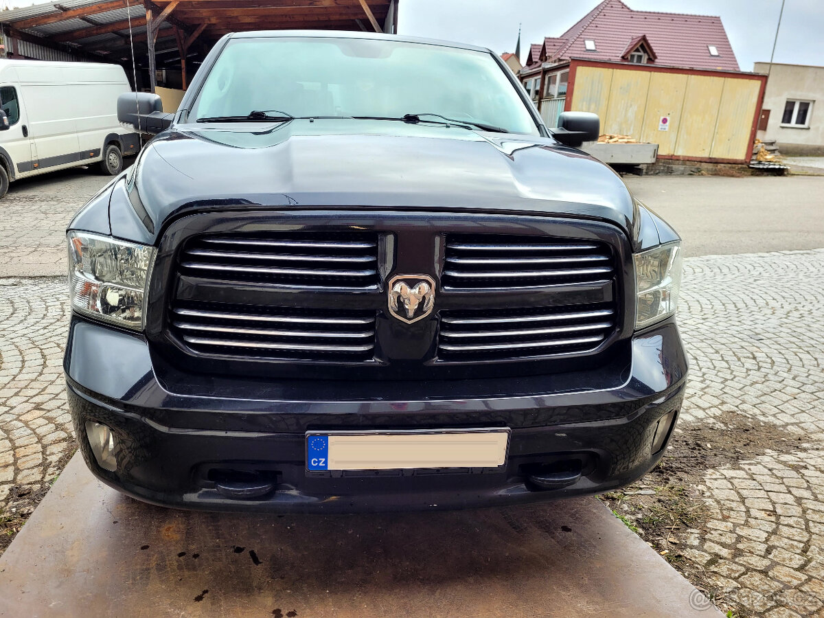 Přední maska dodge RAM 1500