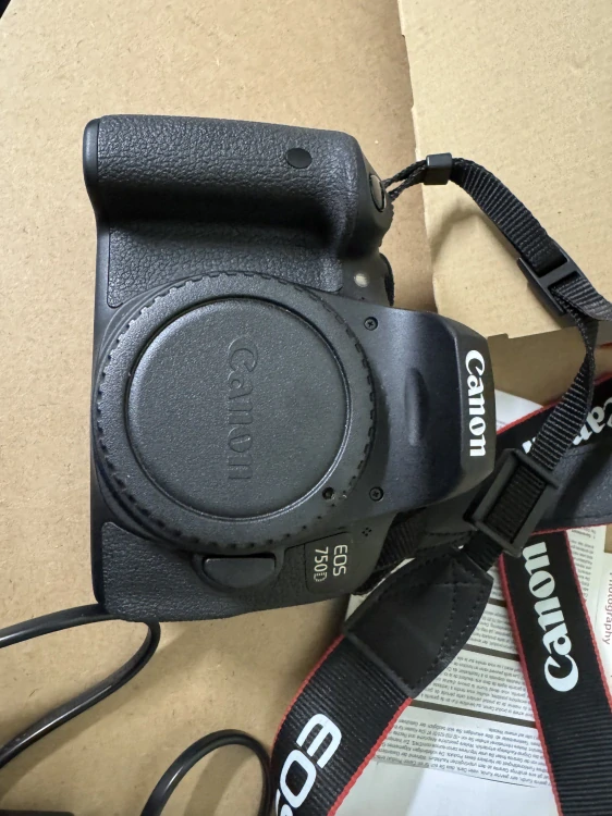 fotoaparát Canon EOS 750D