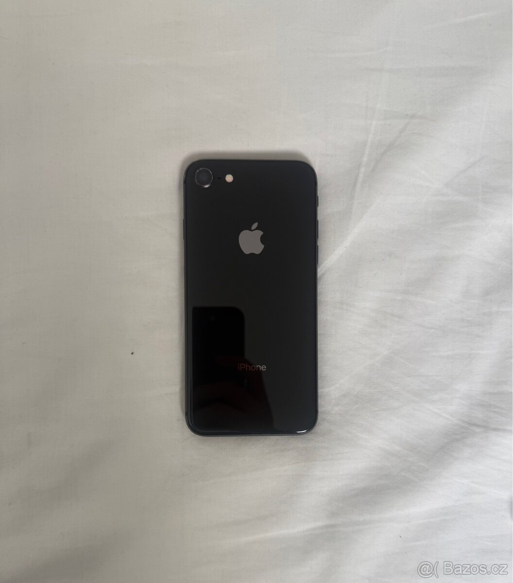 IPhone 8 64gb černá.