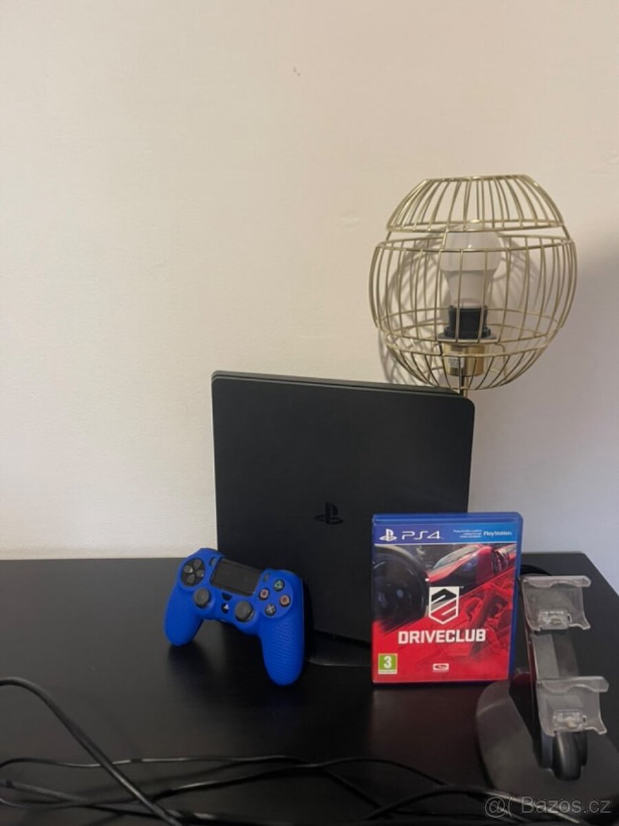 PlayStation 4 Slim