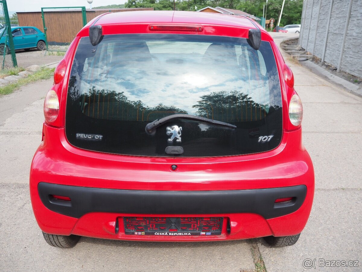 Zadní nárazník Peugeot 107 2008