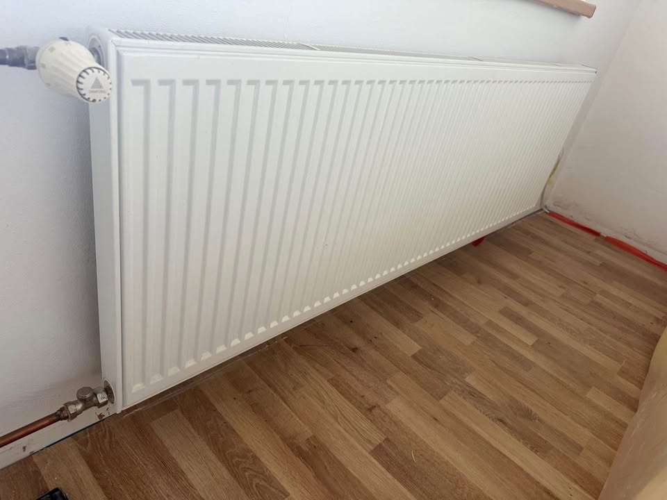 Topení / deskový radiátor Korado 180cm