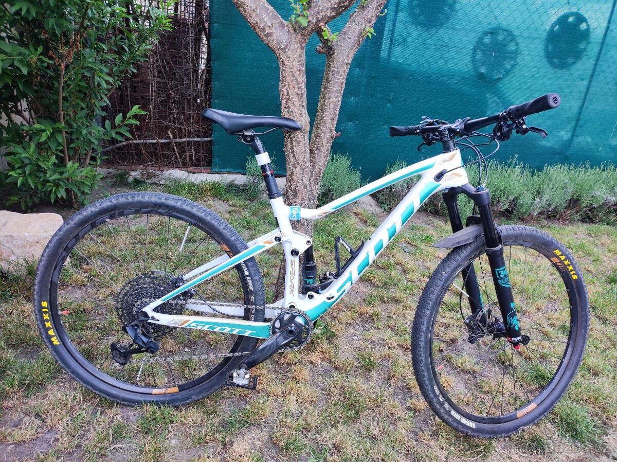 Dámské karbonové kolo Scott 27,5" vel. S