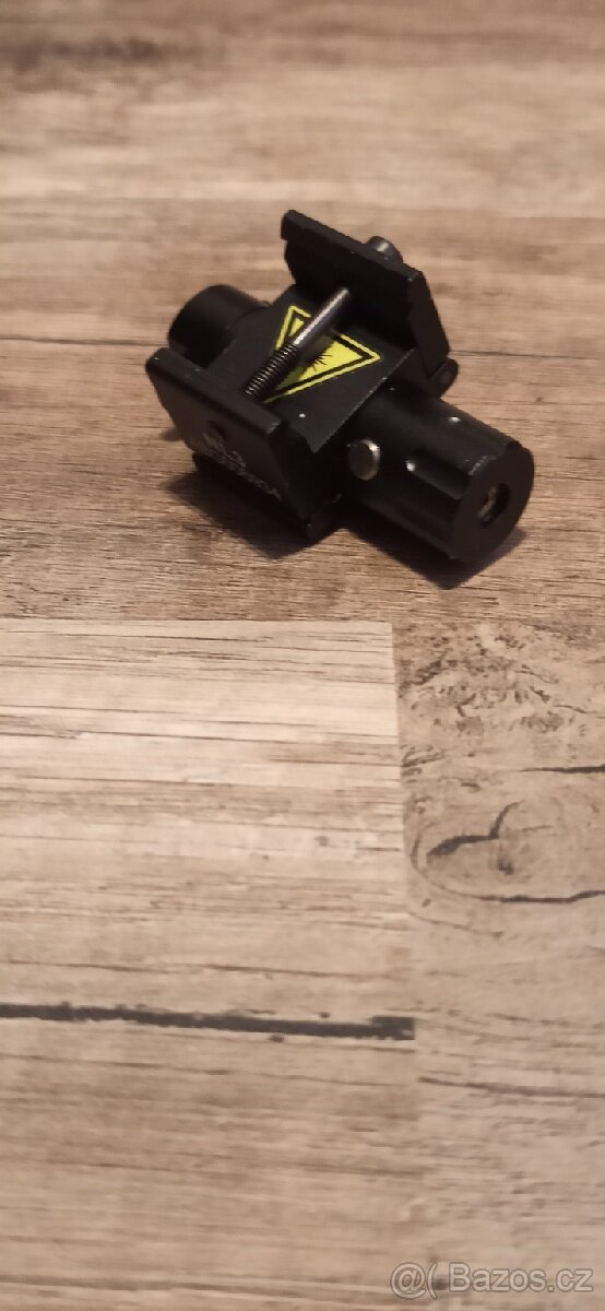Airsoft - Laserový zaměrovač Umarex NL3