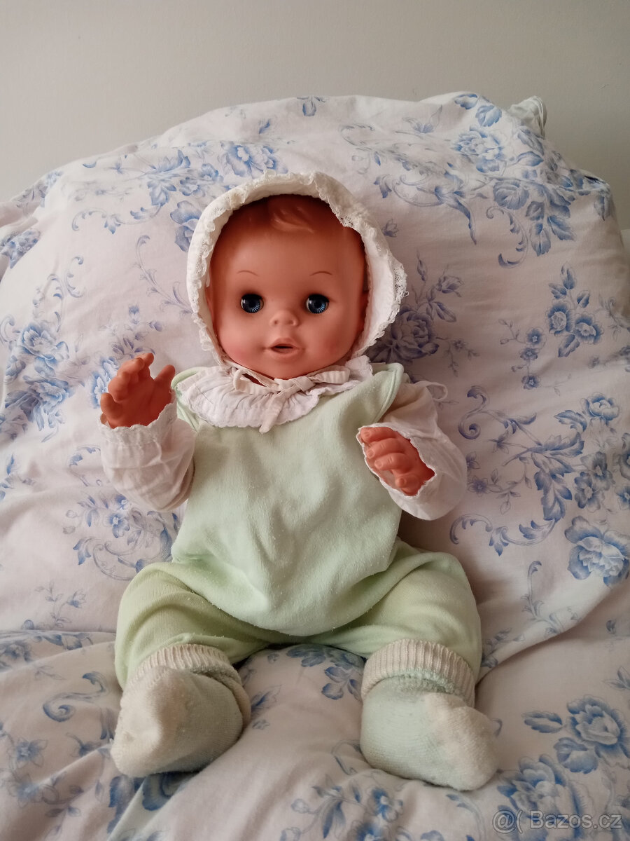 miminko 50 cm plačící 70.léta
