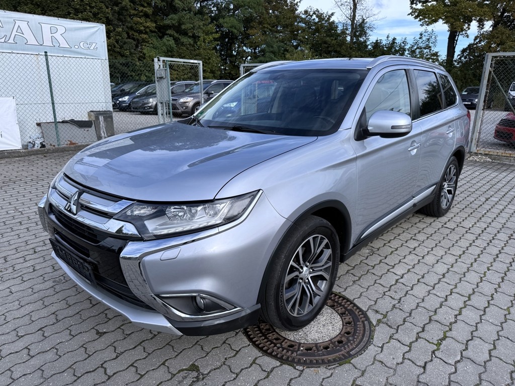 Mitsubishi Outlander, 2.2 Di-D 4x4 Automat,7.míst