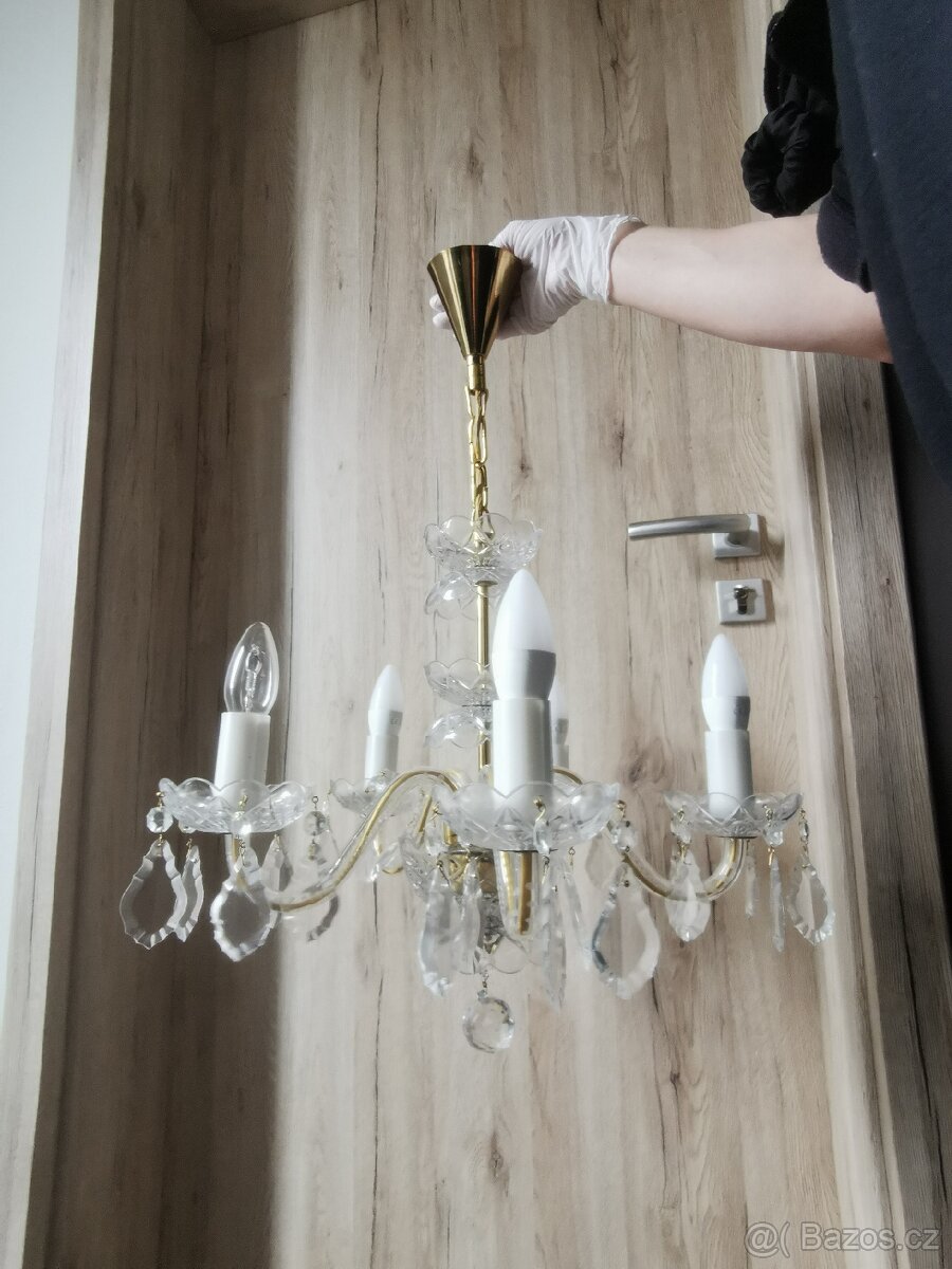 Křišťálový lustr