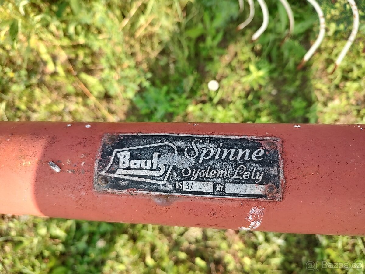 Paprskový obraceč a shrnovač 3.