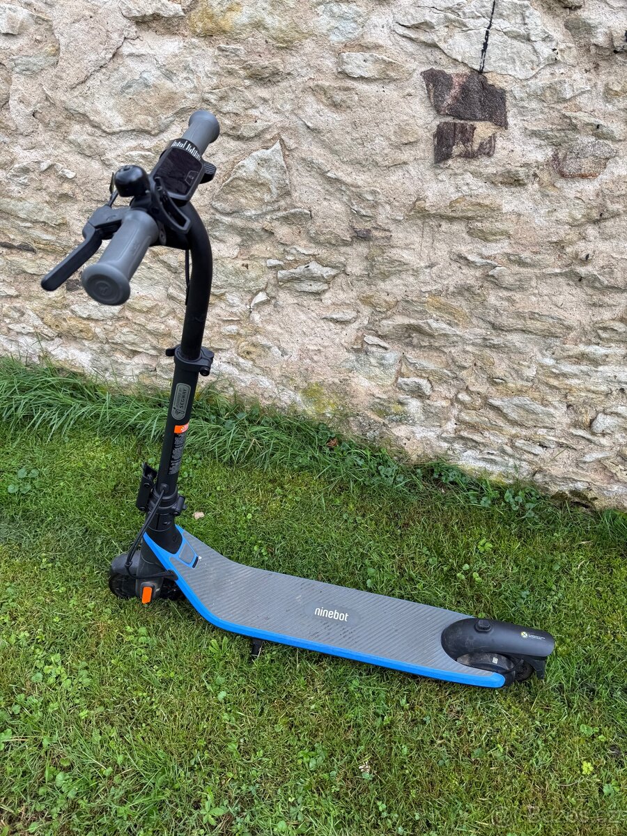 Elektrická koloběžka - Ninebot eKickScooter C2 Pro E