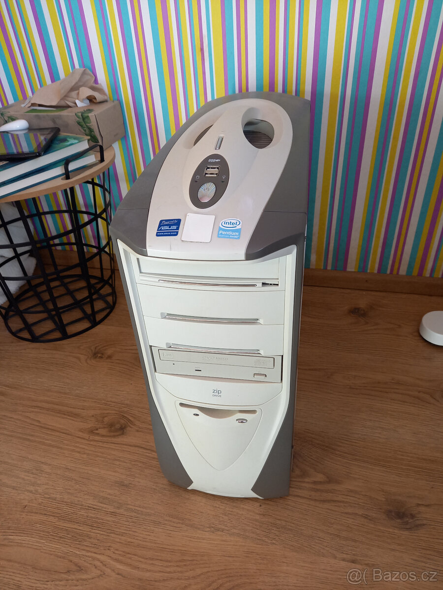 Stolní PC zn. ASUS