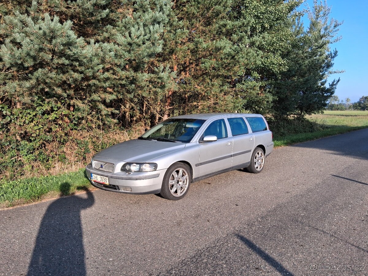 V70 D5 120kw zachovalý