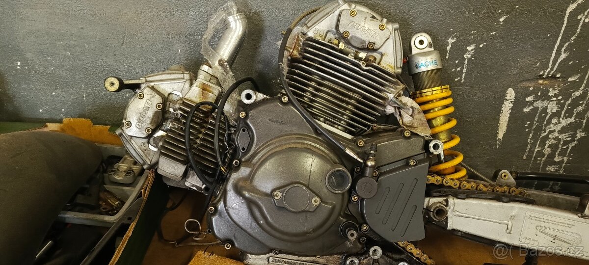Ducati monster 750 1998