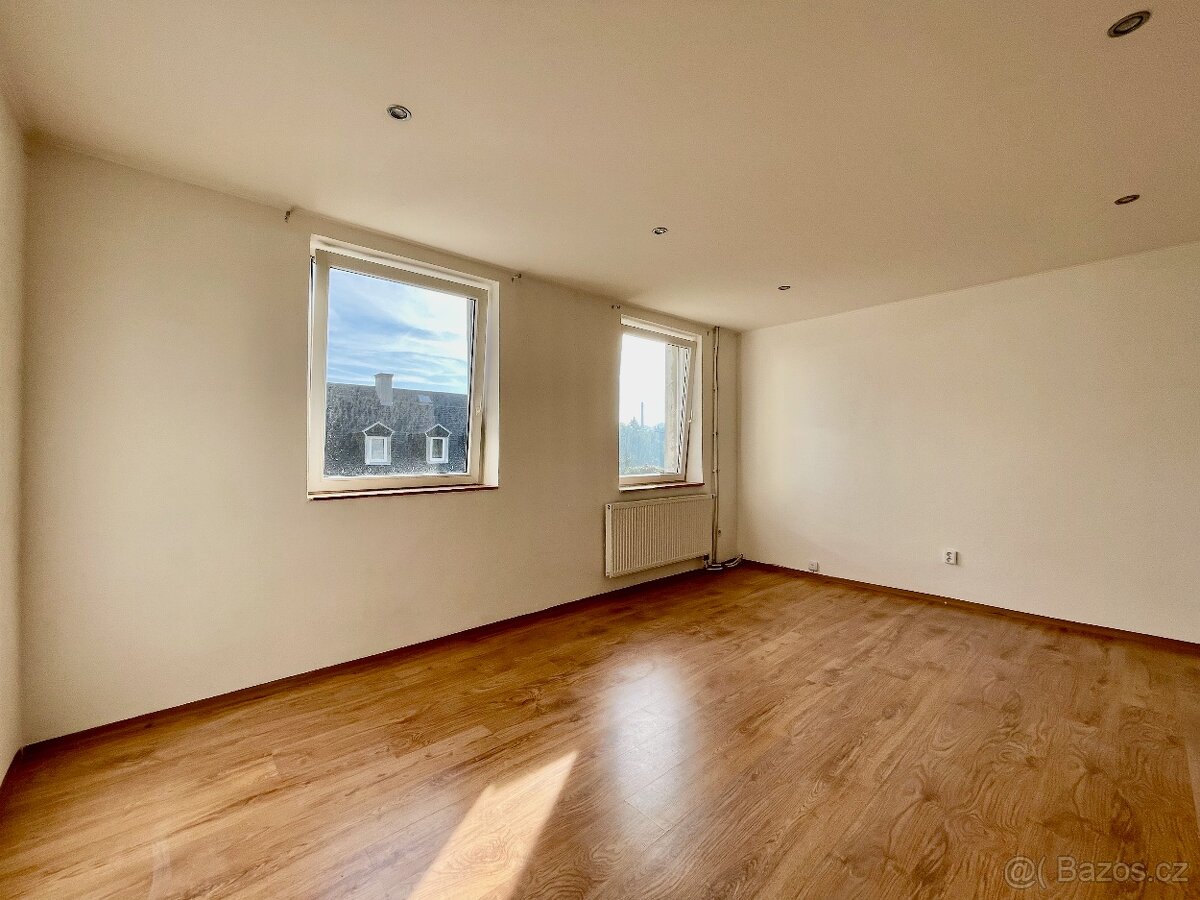 Pronájem bytu 1+1 34 m² - Studentská, Aš