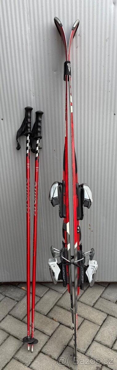 Lyžařský set dámský lyže lyžáky a hůlky