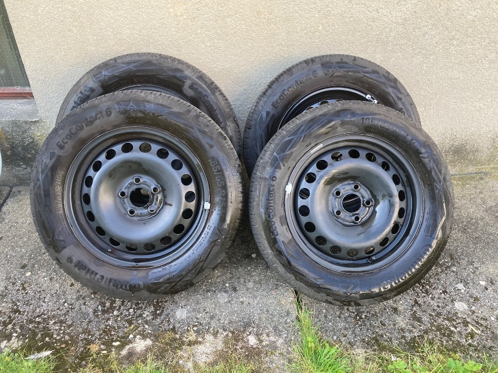 Disky a pneu Continental 185/65/15 Fabia 4 + poklice