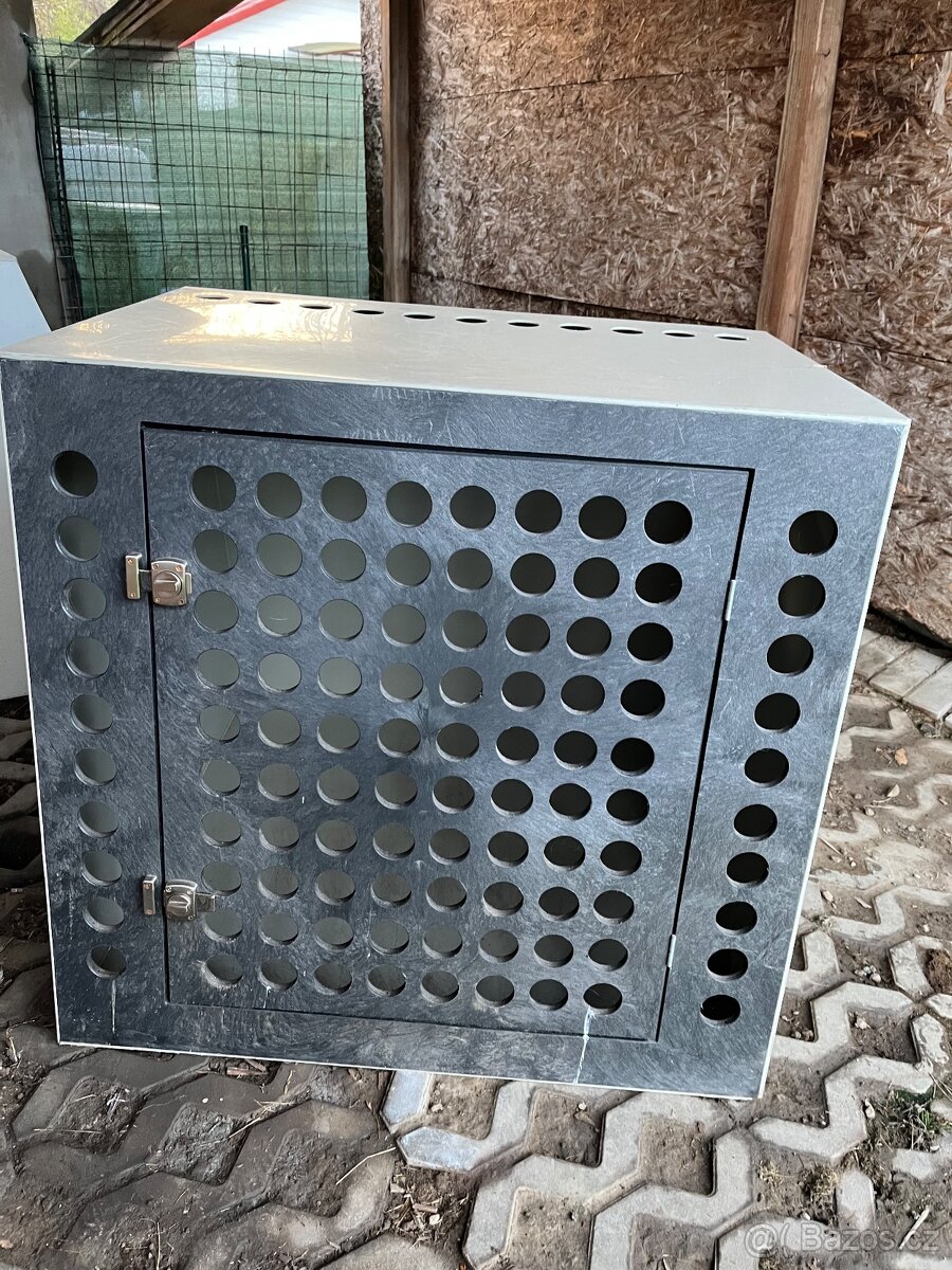 Kotec do auta pro jednoho psa