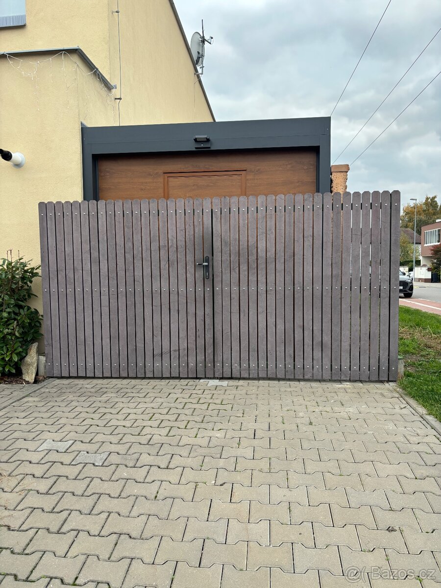 Vjezdová brána, vrata,