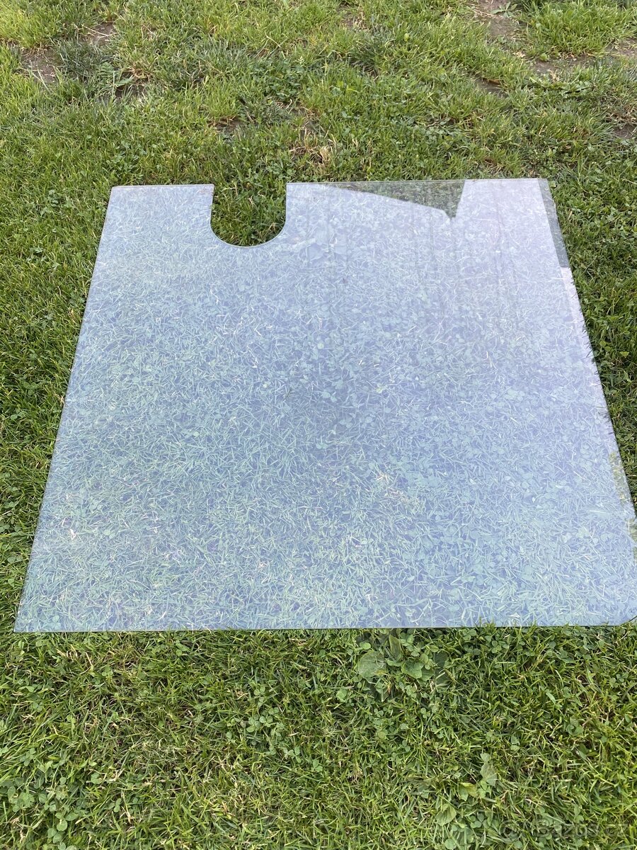 Tvrzene sklo pod kamna