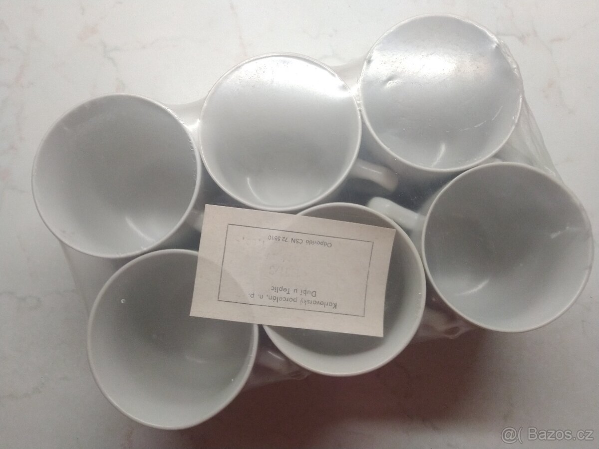 Hrnky Československo Karlovarský porcelán sada