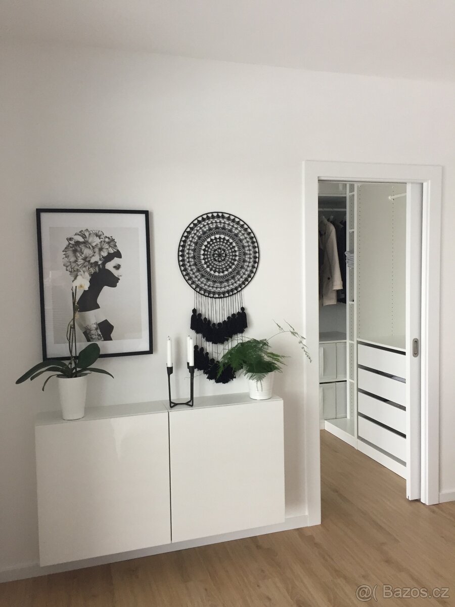 Skříňky Ikea Besta 2ks