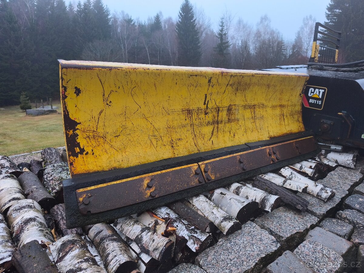 Sněhová radlice na smykový nakladač