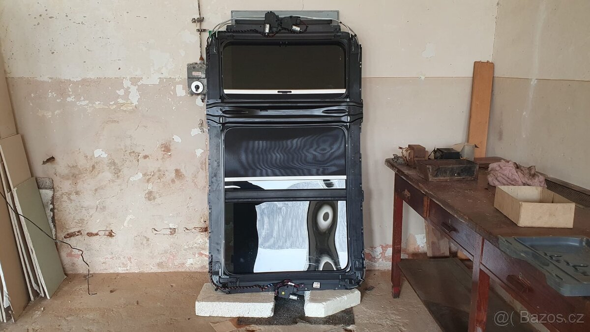 Stresní okno , panoráma Audi Q7