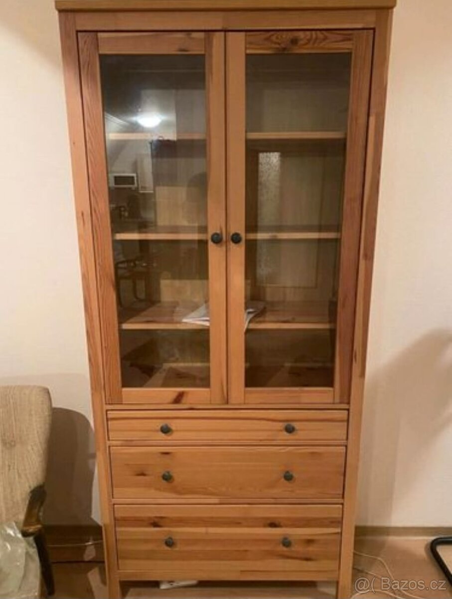 VITRÍNA IKEA HEMNES