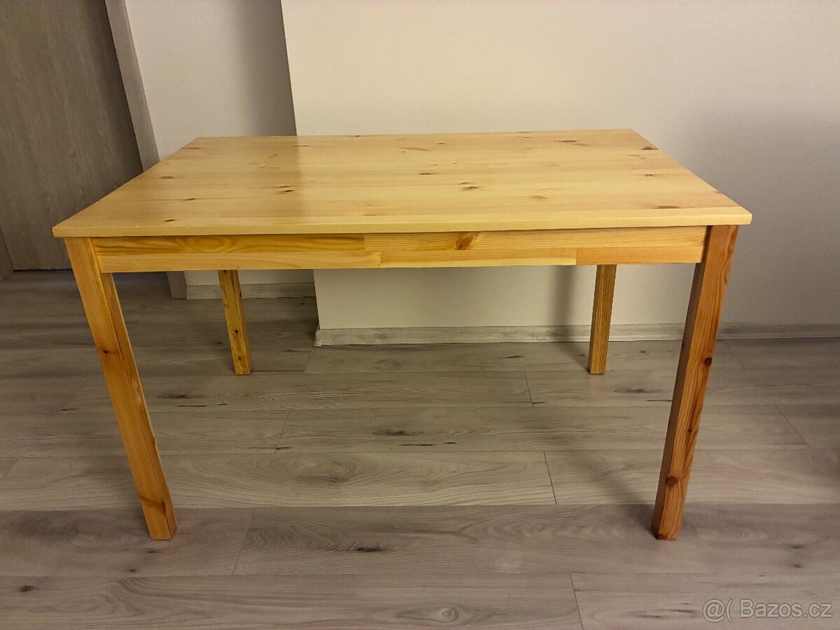 Jídelní stůl + židle