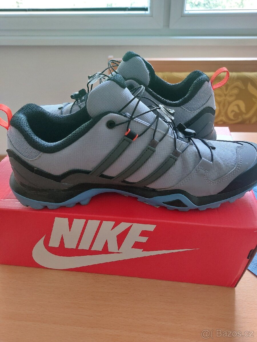 Prodám skoro nové boty adidas terrex možná nepatrná sleva
