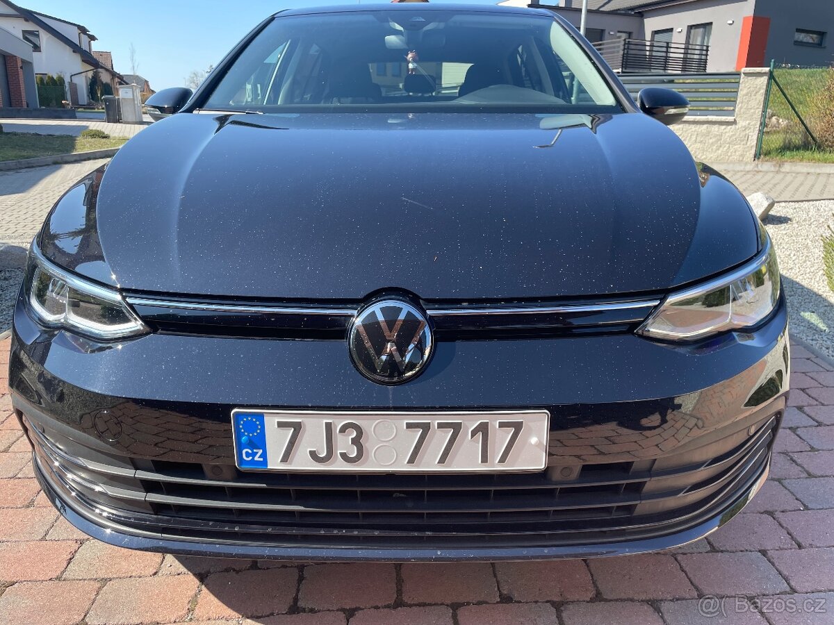 Volkswagen Golf 8 1,5TSI 150PS 2023 nehav.1.majitel težné