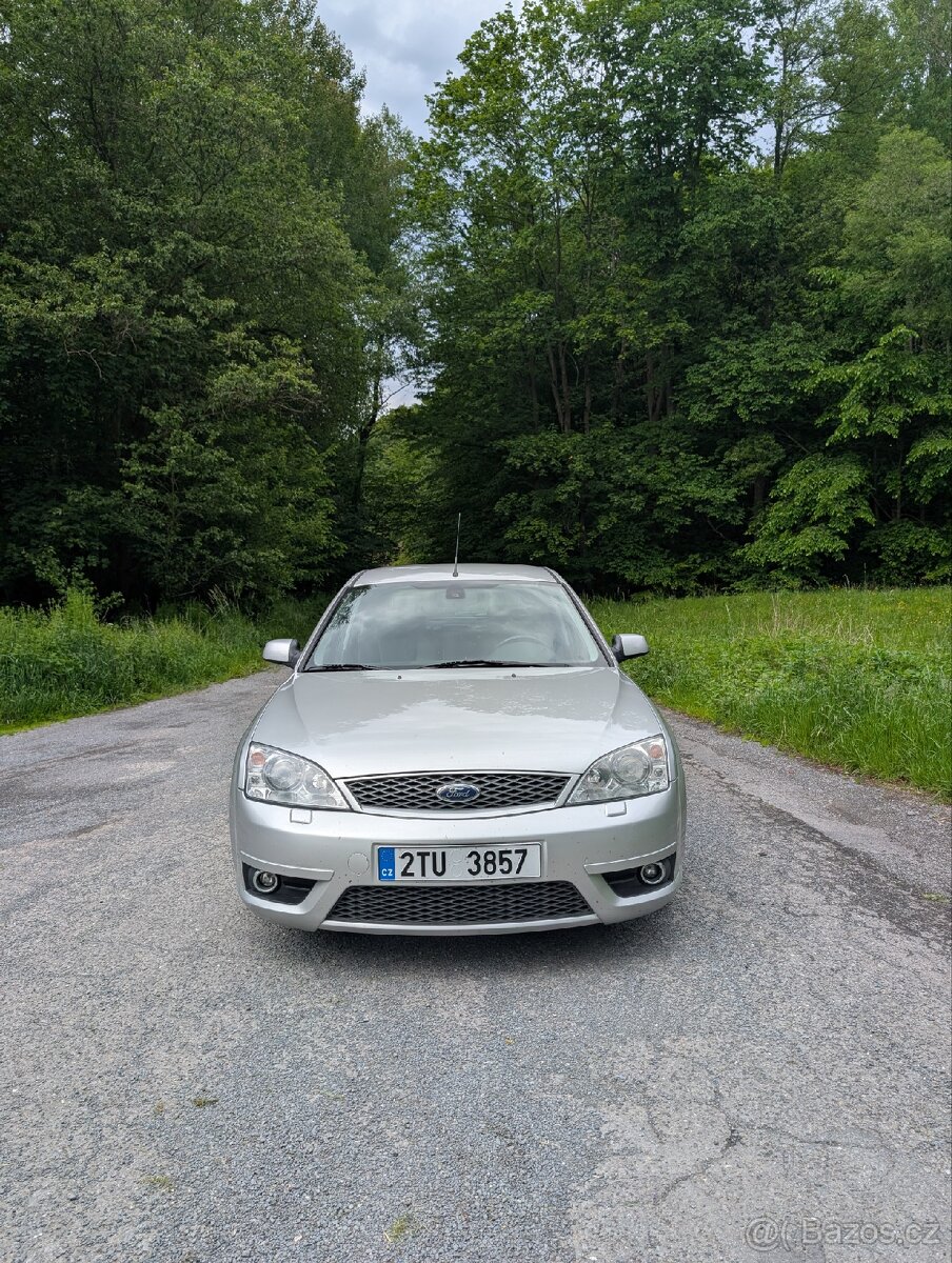 Ford Mondeo ST220