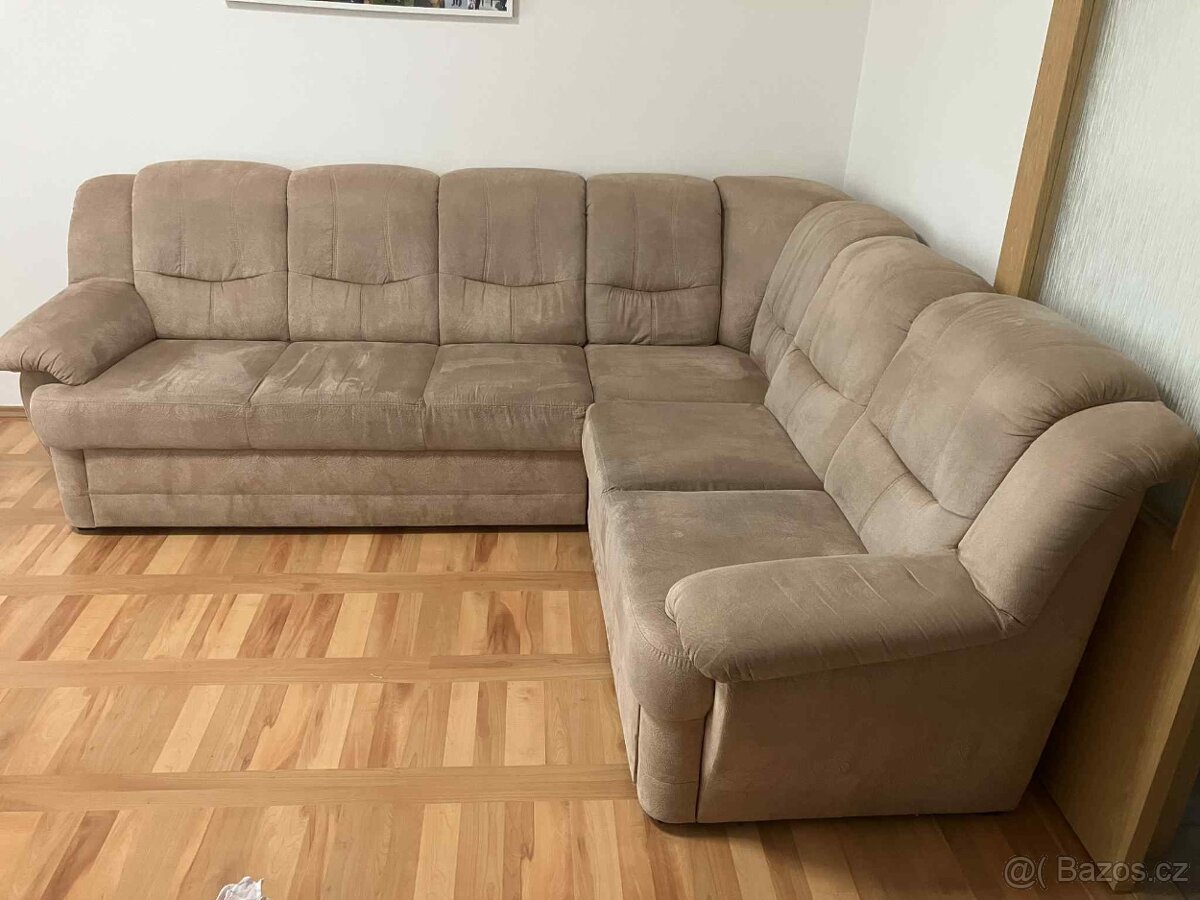 Rozkládací pohovka s úložným prostorem