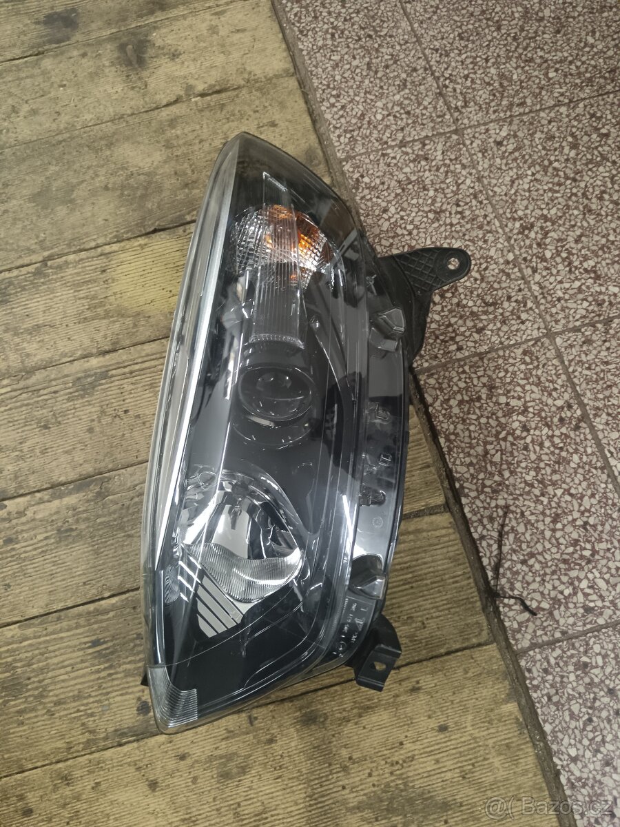 Captur levé přední světlo