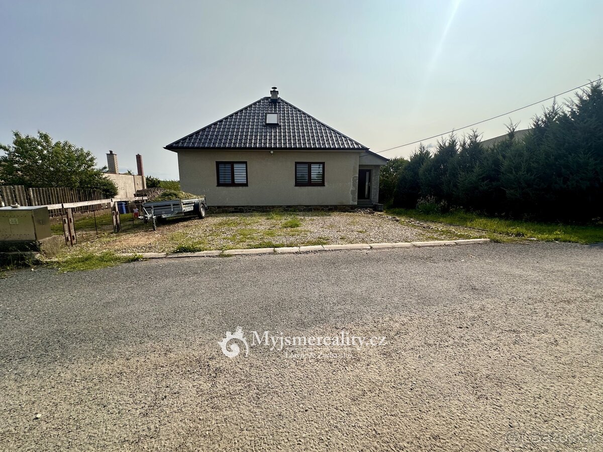 Prodej rodinné domy, 125 m2 + sklep a zahradní domek - Blann
