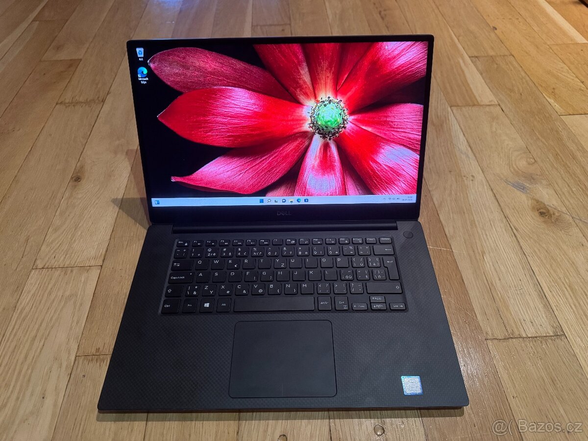 Dell XPS 15 7590