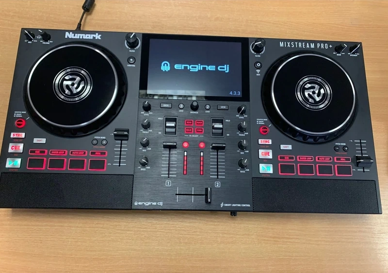 DJ kontroler Numark Mixstream Pro+