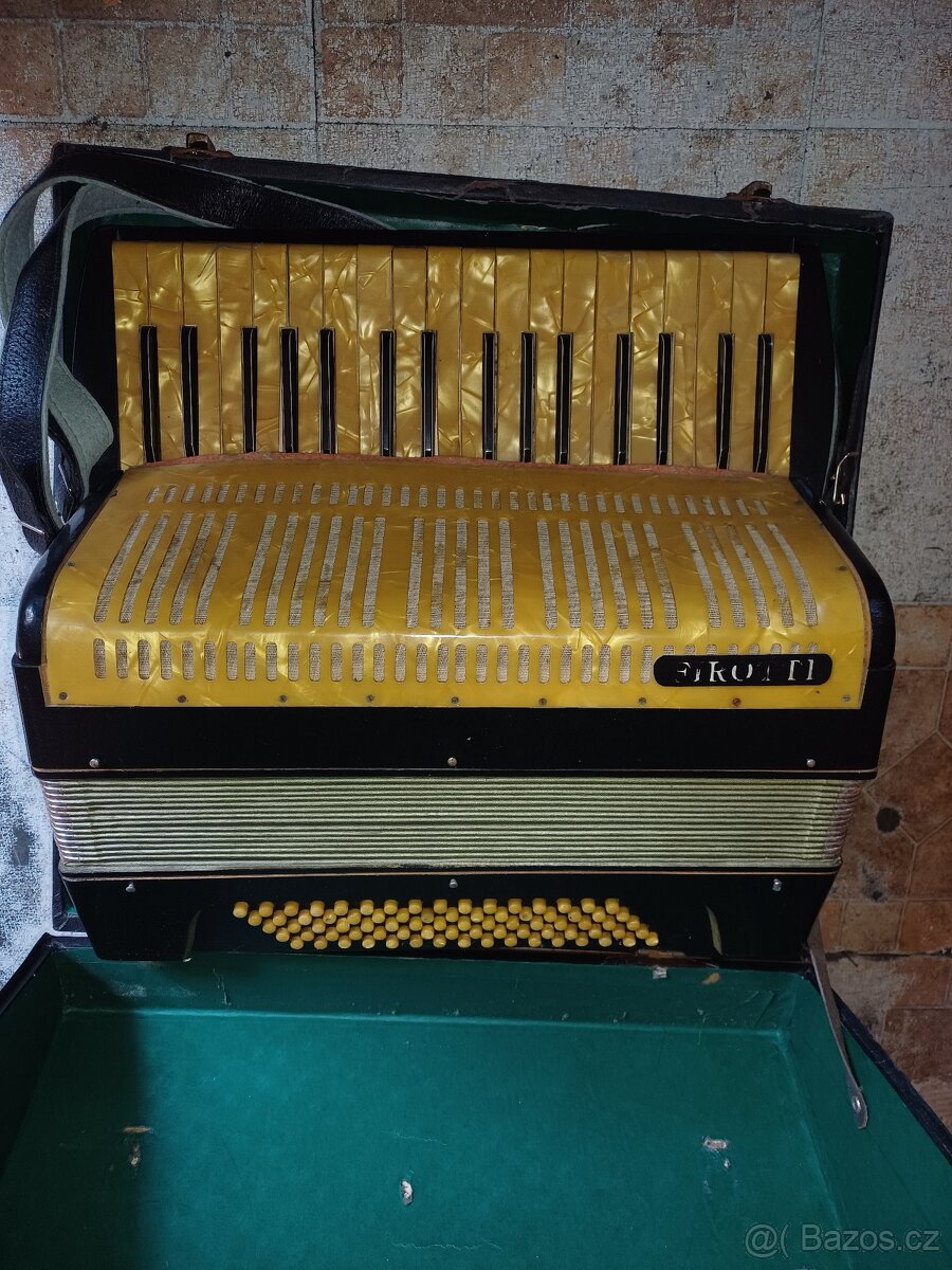Akordeon, historická harmonika pianovka FIROTTI