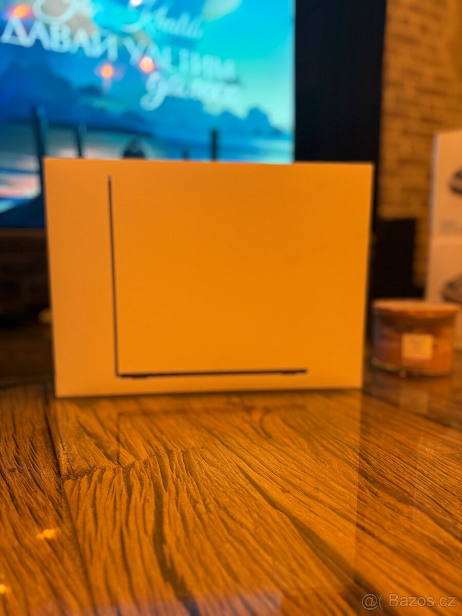 Apple MacBook Air 15” M4 (16GB RAM, 256GB SSD)