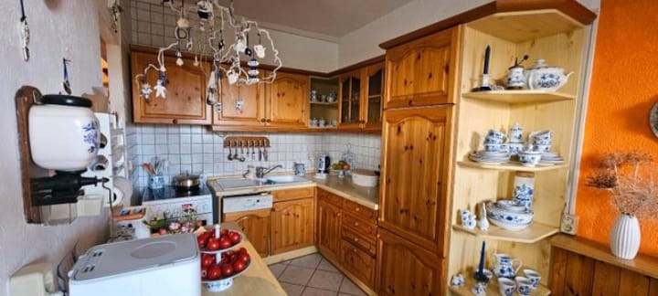 Borovicová kuchyně se spotřebiči,5651