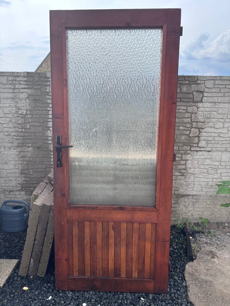 Dřevěné dveře