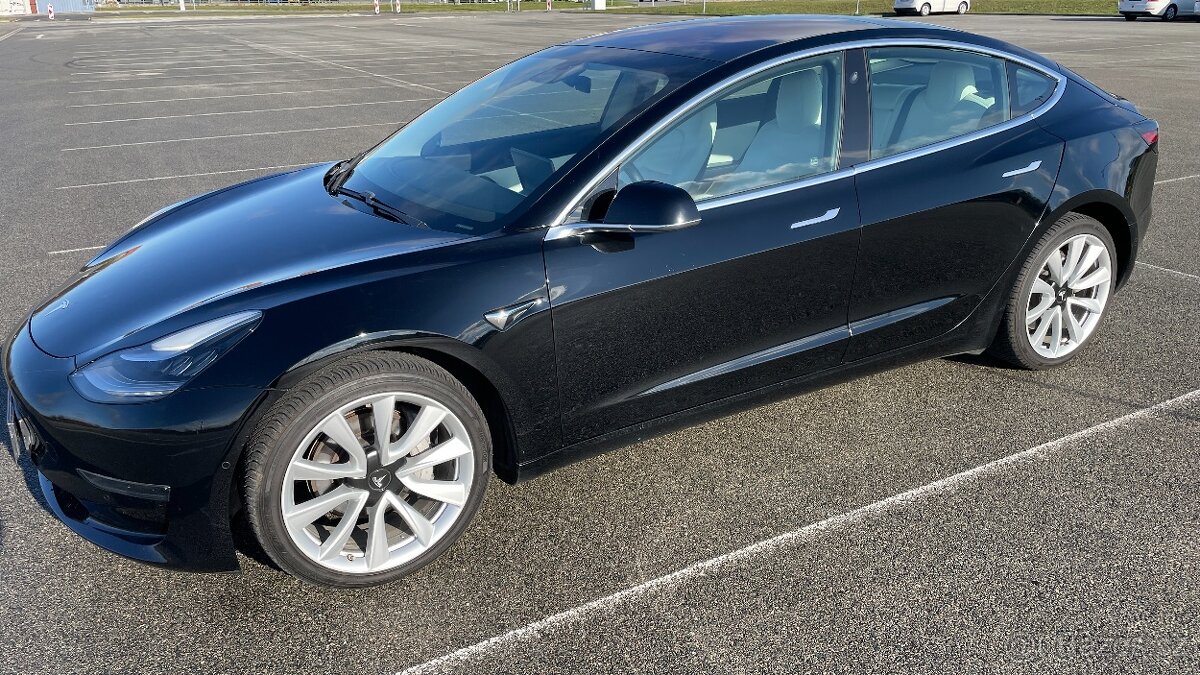 Tesla 3, AWD, 2019, HW3, FSD za 200 000 Kč
