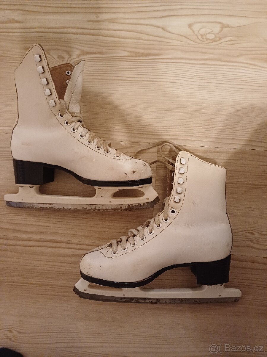 Dámské brusle 34