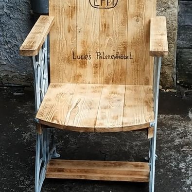 stoly židličky křesílka