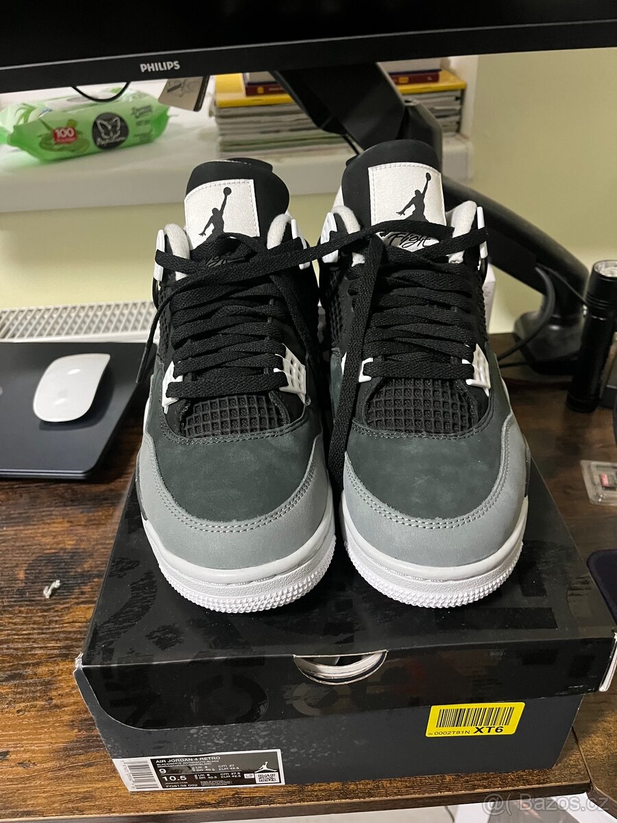 Jordan 4 vel. 42,5 EU